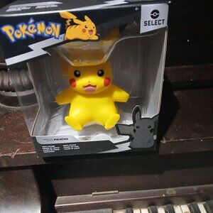 Pokémon Pikachu select vinyl figure
